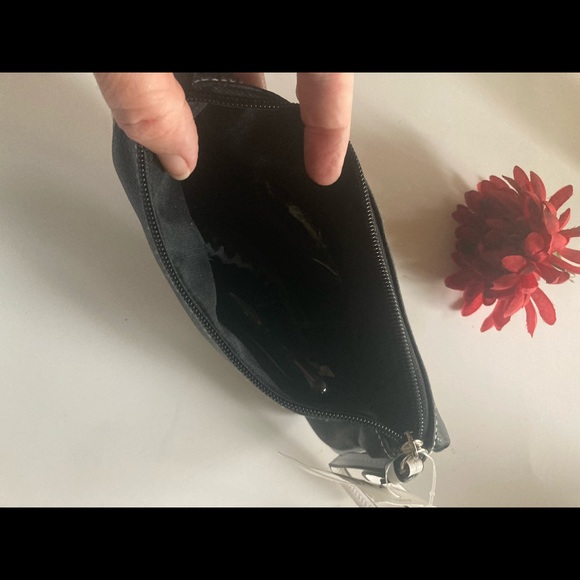 Black initial wristlet - Picture 3 of 10